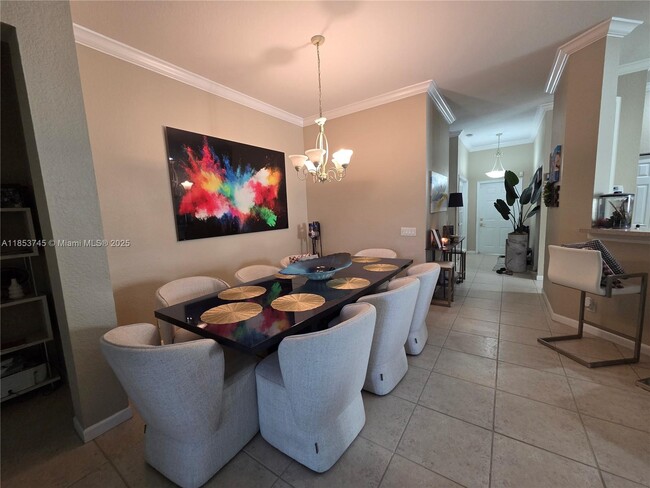 Photo - 1010 Daisy Ln