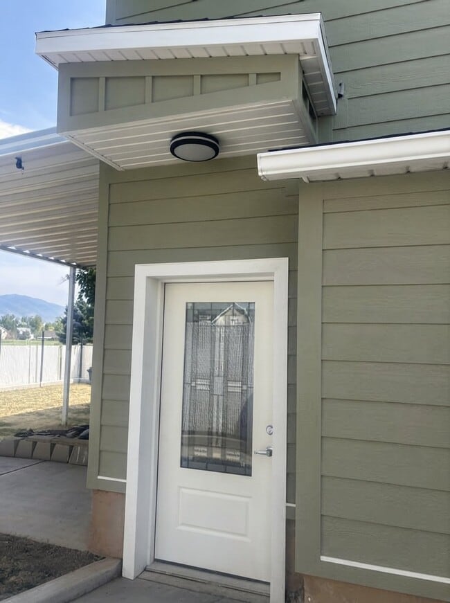 1492 N 160 W