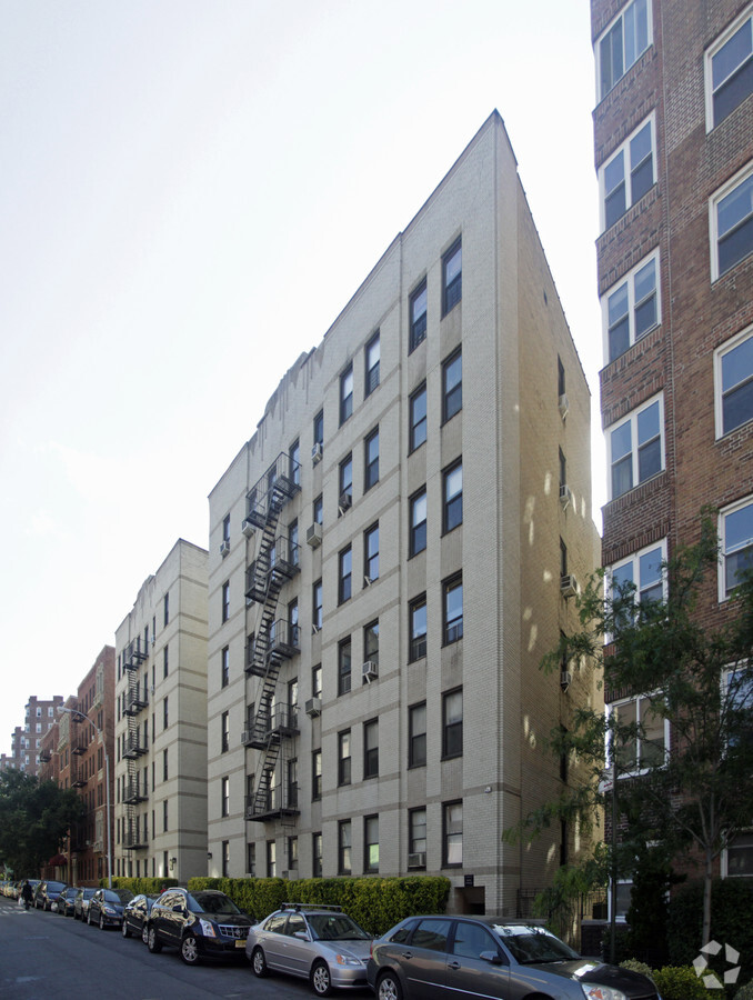 240 Cabrini Boulevard - 240 Cabrini Boulevard Apartments