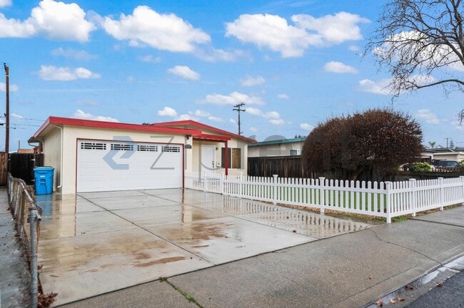 Photo - 1141 Kiely Blvd