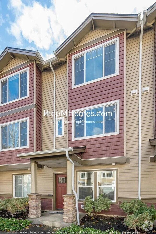 Building Photo - 2 Bedroom Townhome In-between Hillsboro & ...