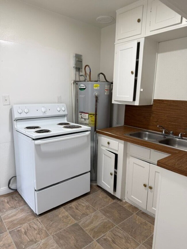 Photo - 2616 Alexander Ave