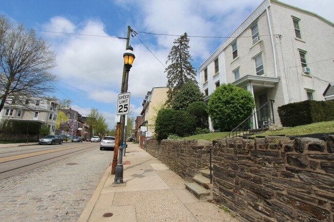 Building Photo - 8107 Germantown Ave Unit 1st Fl