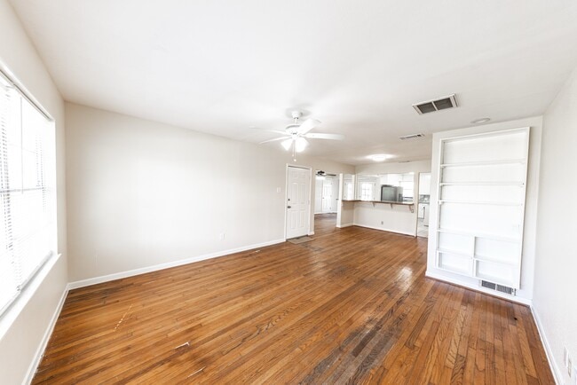 Photo - 4710 Glenmont St