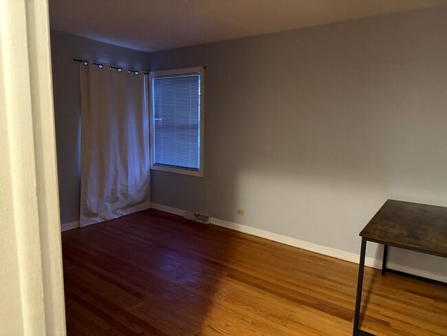 Photo - 4823 Grove St Unidad 1 W