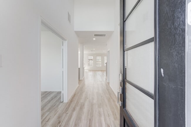 Building Photo - 31415 Beacon Cove Trl Rental