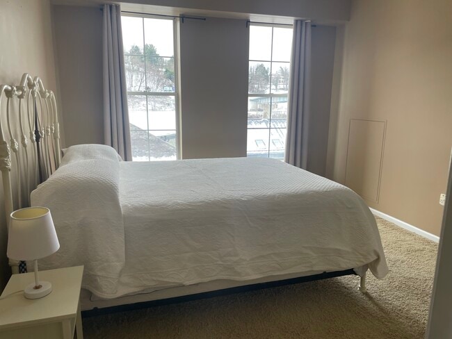 Primary bedroom - 1117 University Ave Unit 105