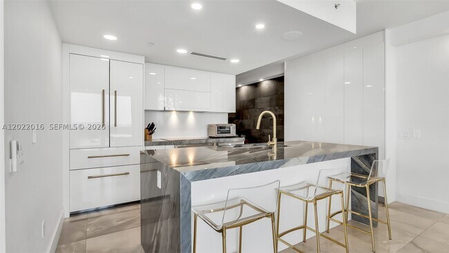 Photo - 5875 Collins Ave Unit 1807