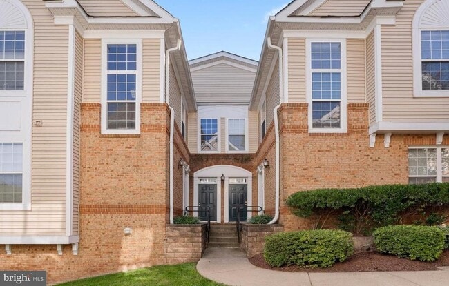 Building Photo - 43920 Hickory Corner Terrace