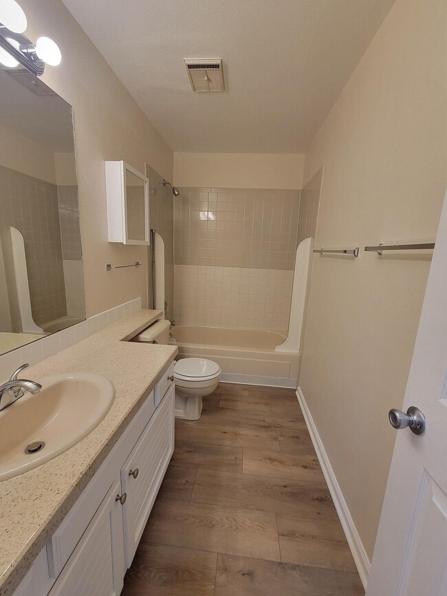 Photo - 1085 Broadway St Unit #11