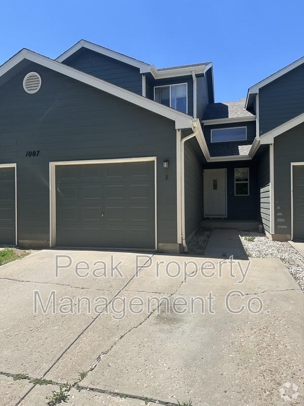 Building Photo - 1007 Cuerto Ln Unit B Rental
