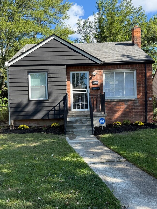 Building Photo - 16083 Manning St