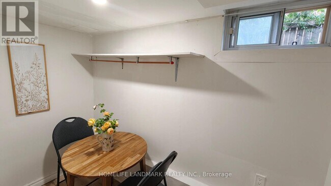 Photo - 385 Marybay Crescent