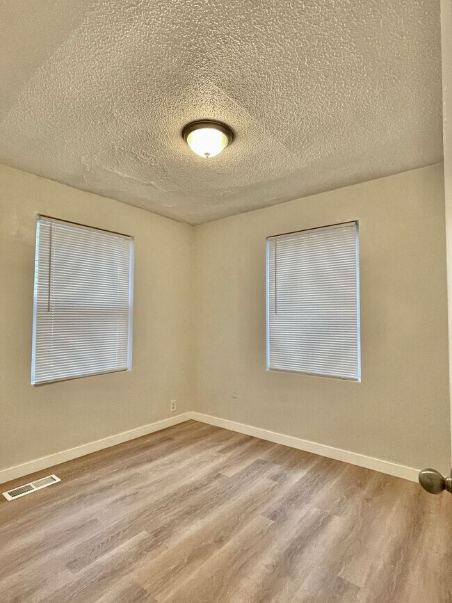 975 16th St Unit ID16 975A