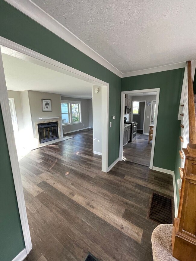 Photo - Available September - 2 Bedroom, 1 Bath New Reno!
