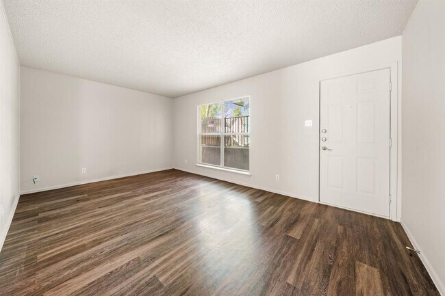 Photo - 2314 Parker Ln Unidad 5