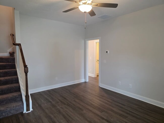 Photo - 57 Oakmont Dr