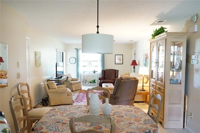 Photo - 2102 Hereford Dr Unit 513