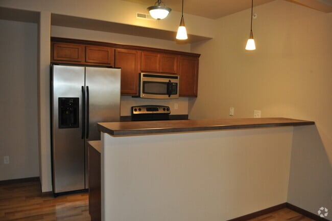 Building Photo - 1820 W Benton St Unit 201 Rental