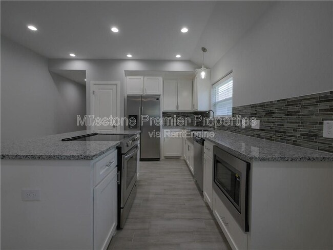 Photo - 605 E Carter St