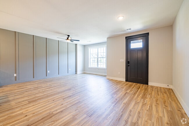 Virginia - 3BR, 2.5BA - 1,957SF - Living Room