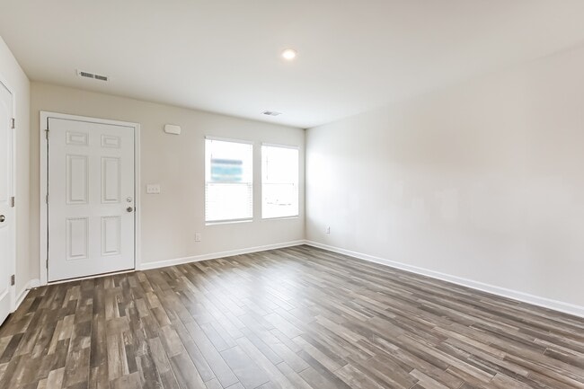 Photo - 514 Spring Ln