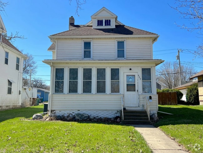 Building Photo - 407 W Main St Rental