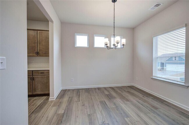 Photo - 503 Ozark Ln