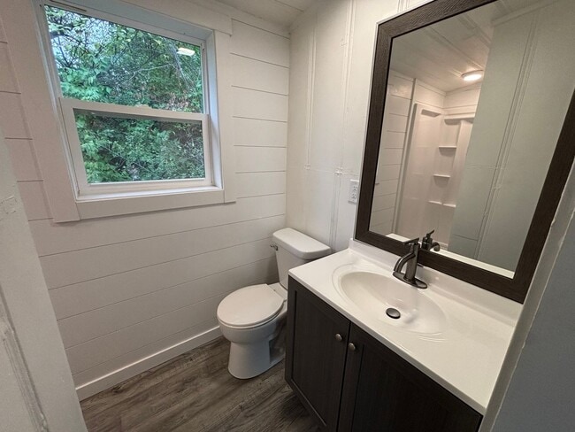 Photo - 109 W 14th St