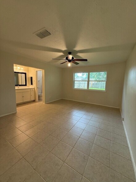 Photo - 10123 Kent Towne Ln