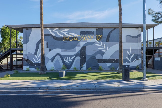 Building Photo - Broadway Apartments Unit 1