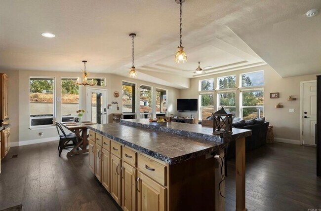 Photo - 918 Deer Creek Ln