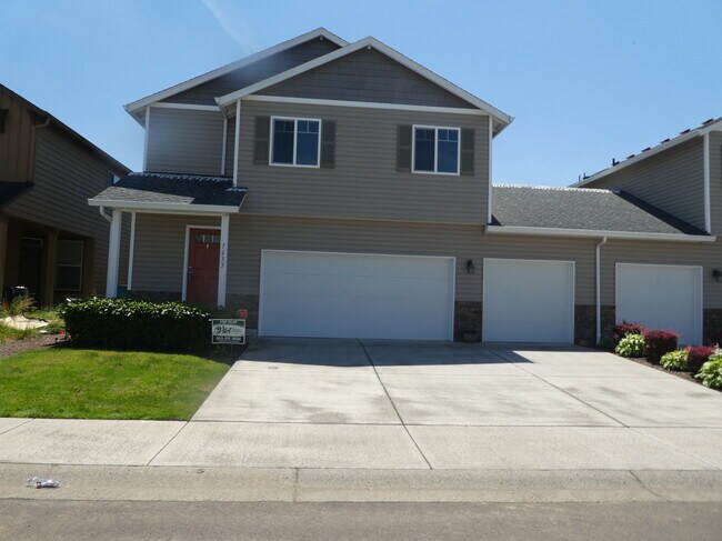 Photo - 7633 NE 62nd St