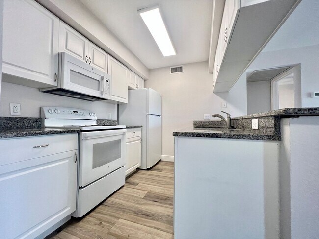 Photo - Mystic Gardens 5319-1909 Unit 5319 Summerlin Rd #1909