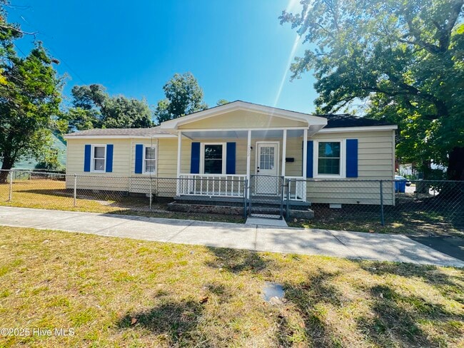 Building Photo - 202 Meares St Rental