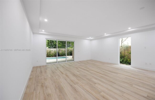 Photo - 3162 Plaza St