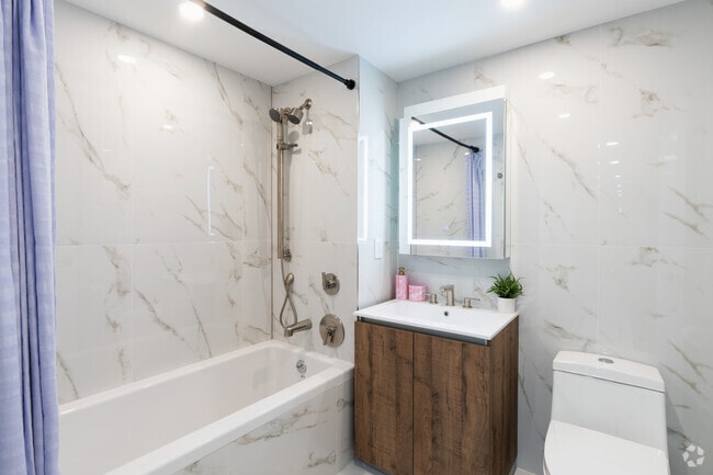 3BR, 2BA - 1,243SF - Bathroom