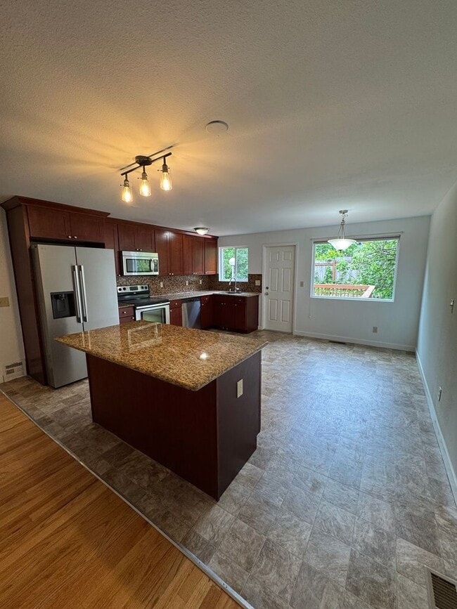 Photo - Spacious 4 Bedroom in Beacon Hill! Lots of Updates, Perfect Location!