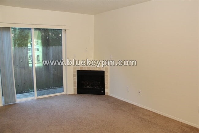 Photo - 2 Bed, 2.5 Bath  Townhome in Rockwood Neig...