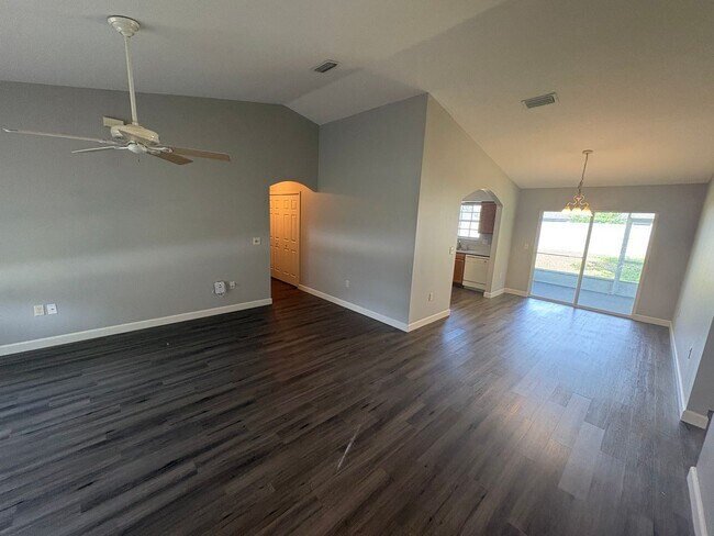 Photo - Groves at Baytree, Tavares 3/2 with Screened Back Porch