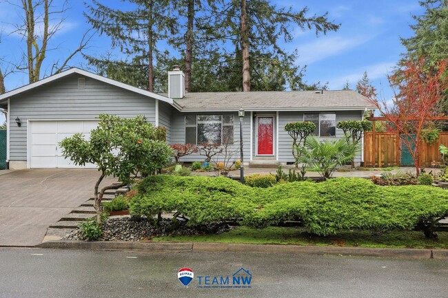 Building Photo - Move in ready! 3 bed 2 bath, 2 car garage - fully customized outdoor living space! Olympia School...