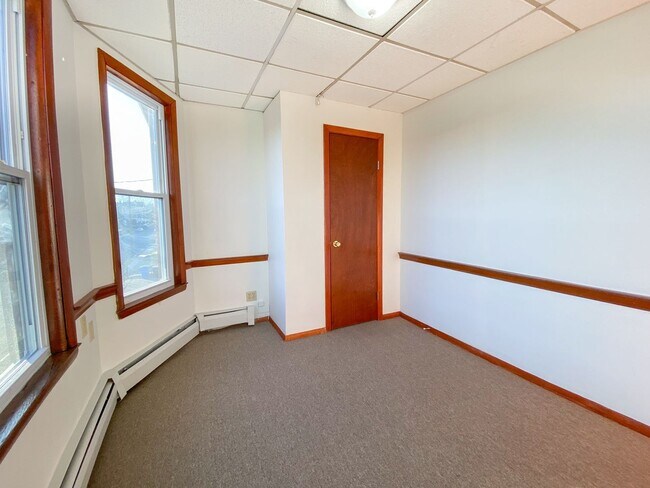 Photo - 1-3 Webster St / Amauta Apartments LLC Unidad 2nd Fl