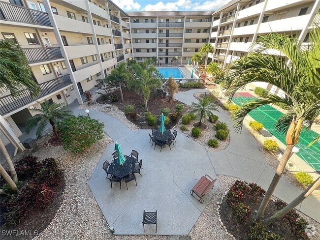 Building Photo - 2121 Collier Ave Unit 316 Rental