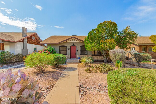 Photo - 915 E Granada Rd