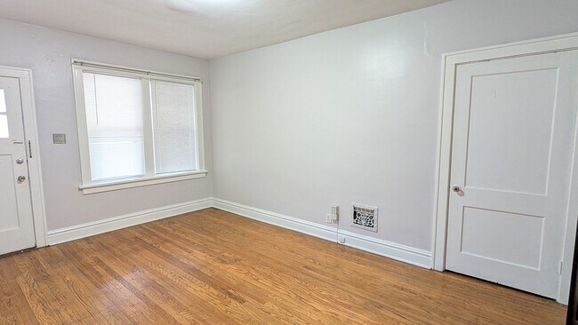 Photo - 5042 Mardel Ave Unit 5044 1F