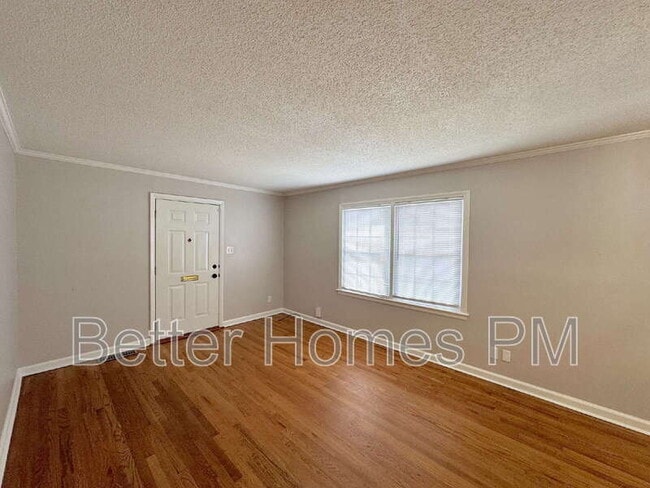 Photo - 2420 Milburnie Rd