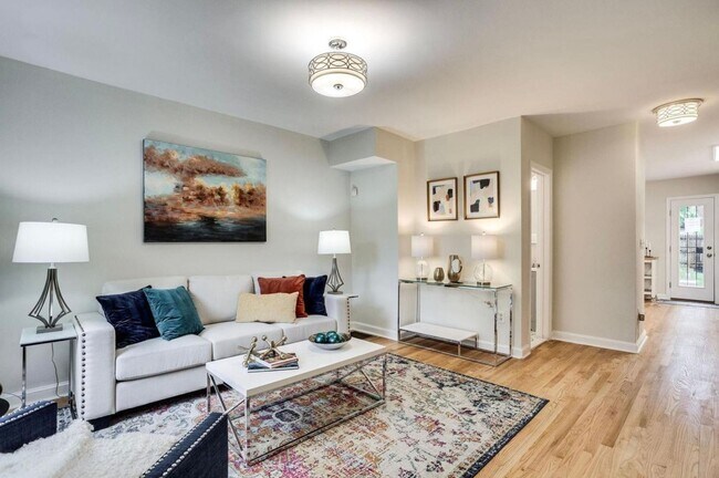 Photo - Sunny 2-Bedroom + Den  in SW Waterfront! - Parking included