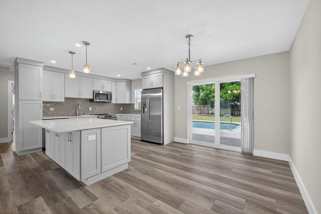 Building Photo - 316 La Mancha Ave Rental