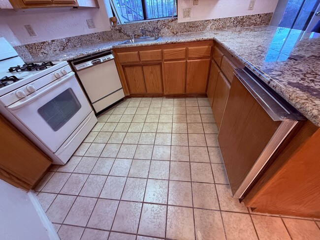 Photo - Ranch Bernardo Guest House 1br 1 bath granite kitchen All appliances Washer & Dryer  $2240 For Lease