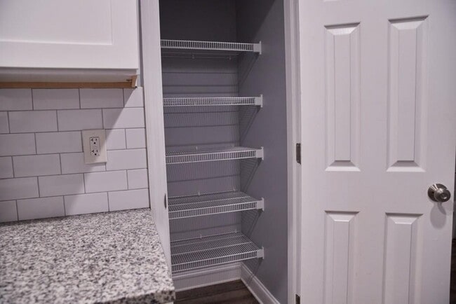 Photo - 248 Mill Creek Pl